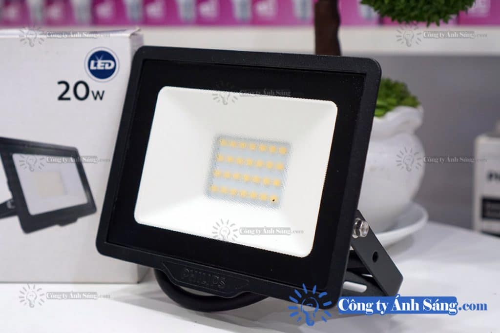 Den pha LED PHILIPS BVP150 LED17 20W (2) www.congtyanhsang.com