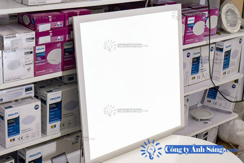 Den LED Panel PHILIPS CertaFlux 44W 600×600 Xitanium (6) www.congtyanhsang.com