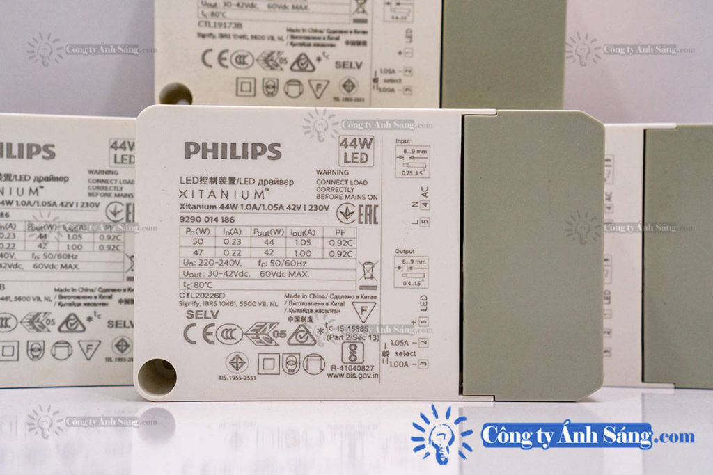 Nguon LED driver PHILIPS Xitanium 44W 1.0A-1.05A 42V I 230V (2) www.congtyanhsang.com