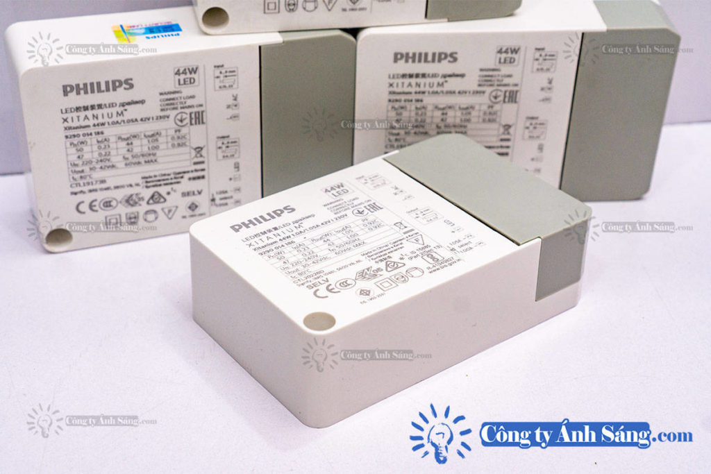 Nguon LED driver PHILIPS Xitanium 44W 1.0A-1.05A 42V I 230V (3) www.congtyanhsang.com